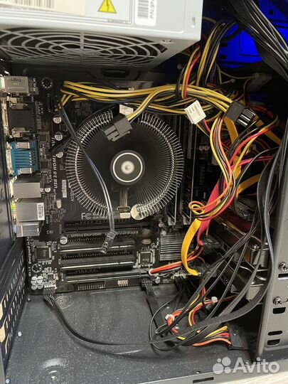 Компьютер Intel(R) Core(TM) i3