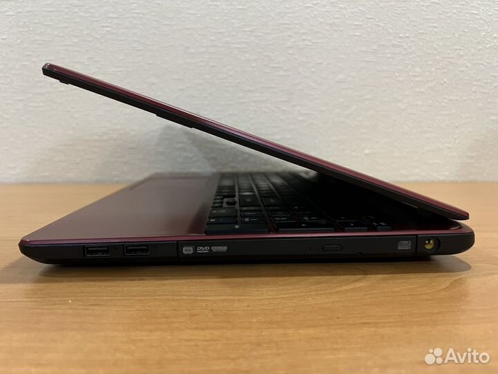 Ноутбук Acer Aspire E5-571 i3-4005u/8Gb/SSD