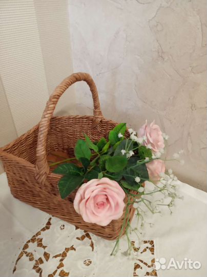 Корзина плетеная из бумажной лозы