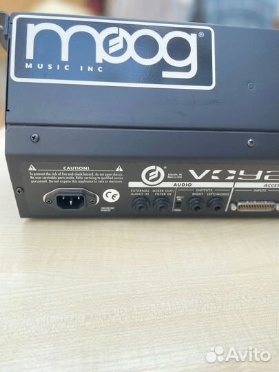 Аналоговый синтезатор Moog voyager