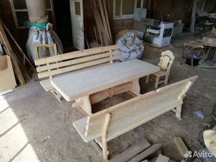 Стол стулья лавочки из масива