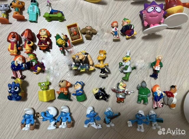 Игрушки из киндера смурфики kitty фиксики