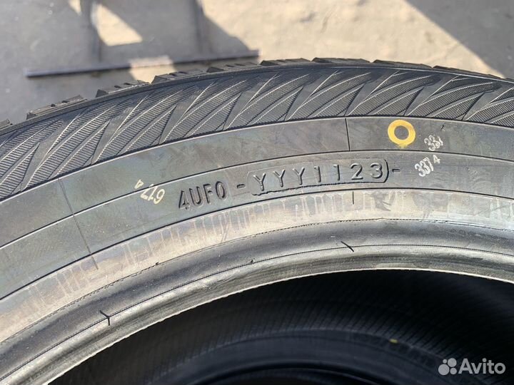 Yokohama Ice Guard IG65 235/55 R19 105T