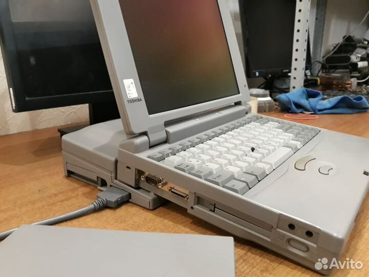 Ретро ноутбук Toshiba 210CS (Pentium, 16Mb)