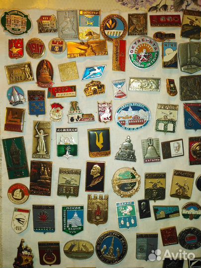 Значки одним лотом