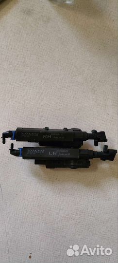 Стеклоомыватель фары Volvo XC70 30663580