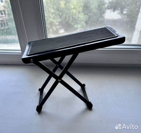 Подставка под ногу гитариста