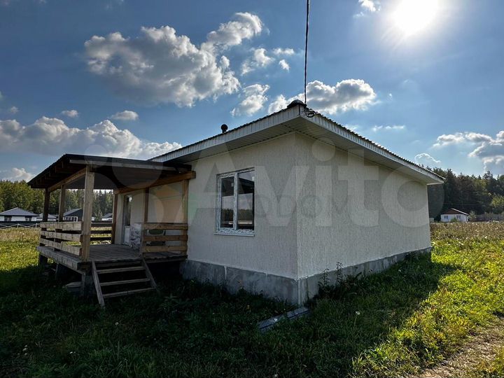 Коттедж 95 м² на участке 6 сот.