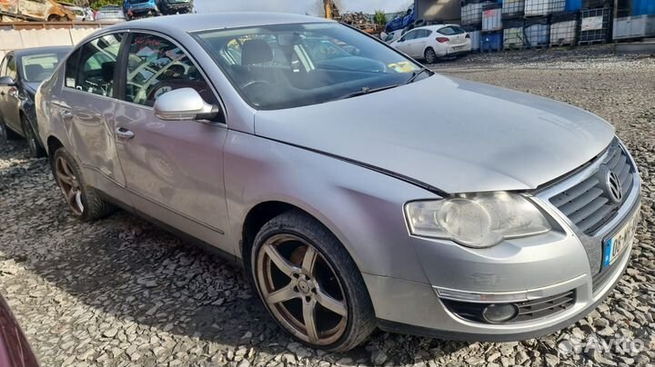 Фара правая Volkswagen Passat B6