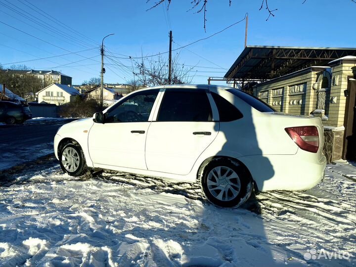 LADA Granta 1.6 МТ, 2013, 150 170 км