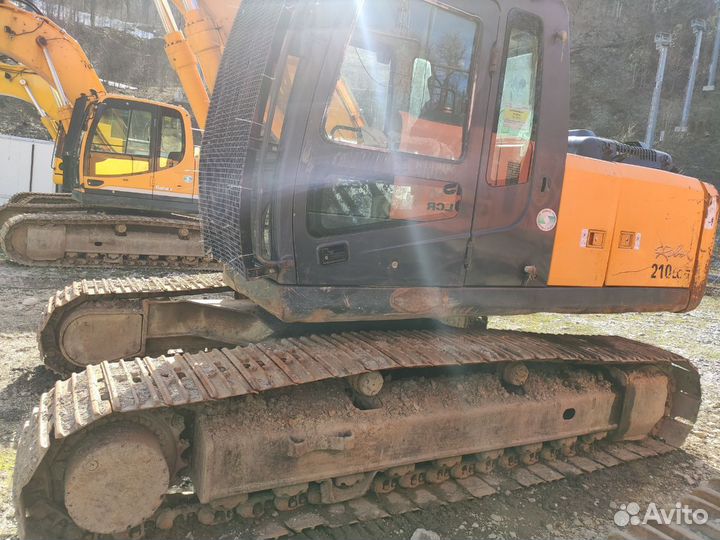 Гусеничный экскаватор Hyundai R 210LC-7, 2012