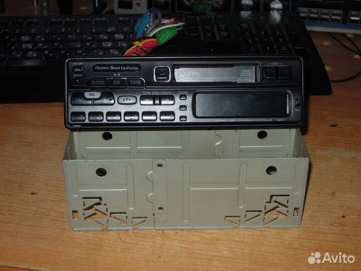 Кассетная автомагнитола Sanyo FXC-503LD