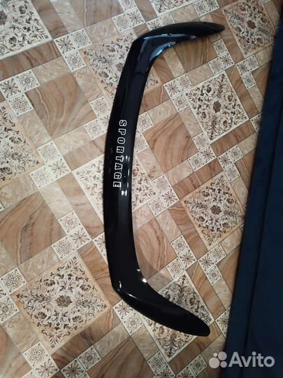 Дефлектор капота