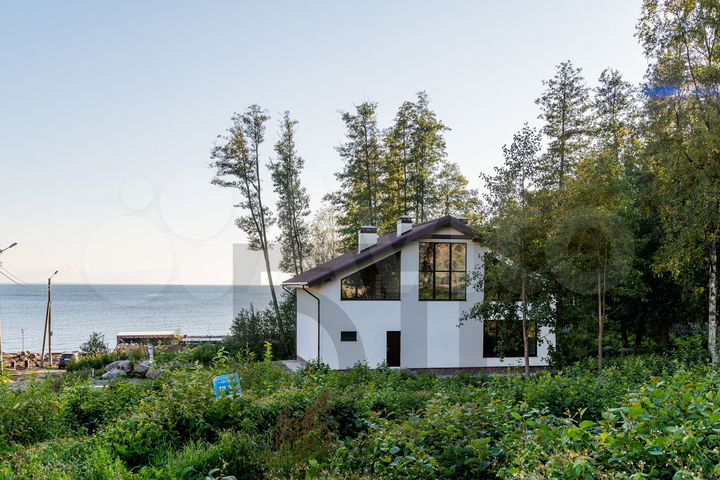 Дом 216,2 м² на участке 14,2 сот.