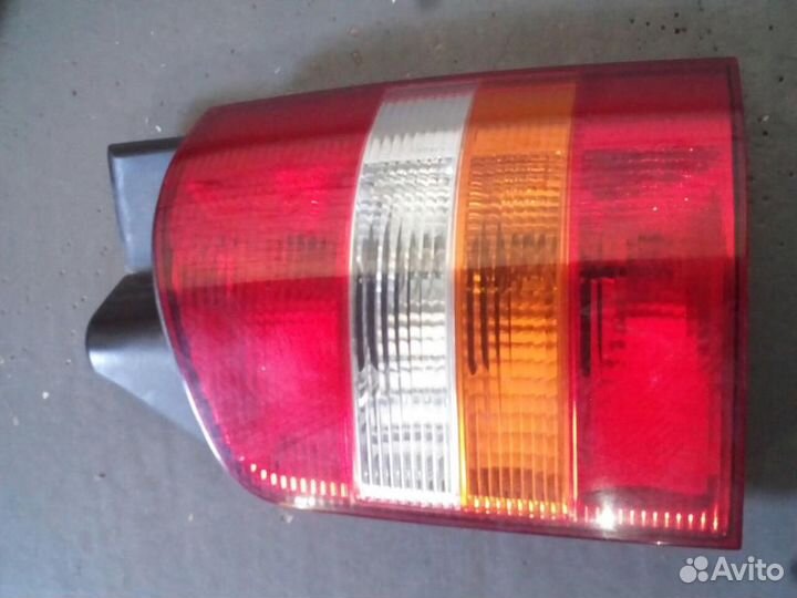 Фонарь задний правый volkswagen Transporter T5 2