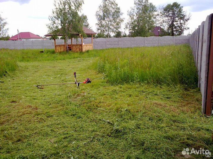 Покос травы триммером