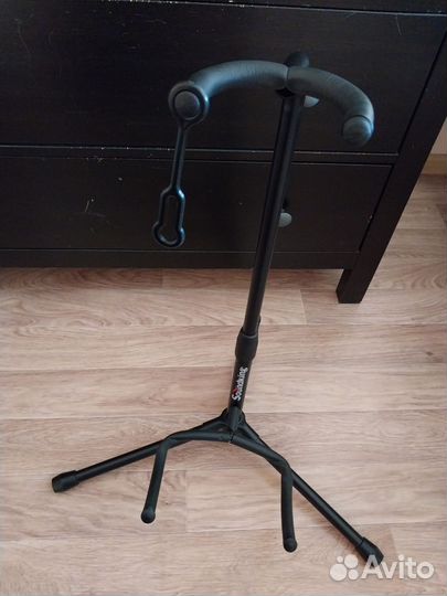 Акустическая гитара