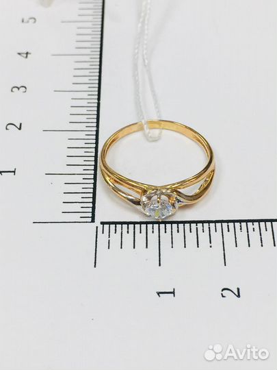 Золотое кольцо с фианитом