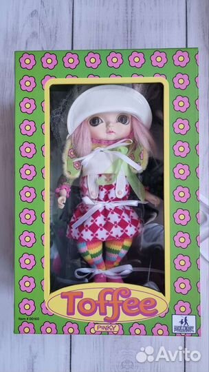 Коллекционная кукла Toffee Pinky