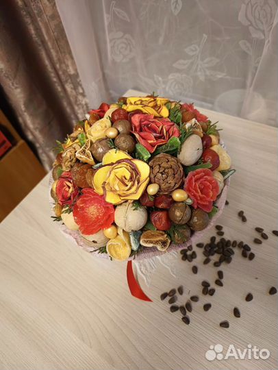 Съедобный букет из сухофруктов