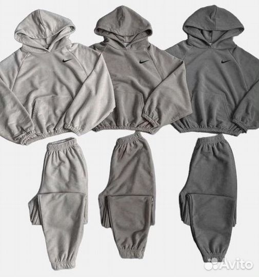 Спортивный костюм женский