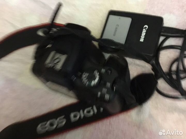 Зеркальный фотоаппарат canon 1000d