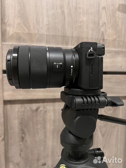 Камера Sony a66000 с обьективом 18-135mm