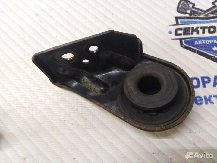 Кронштейн радиатора Hyundai Santa Fe 2