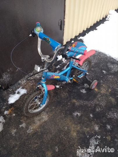 Велосипед детский с колесиками