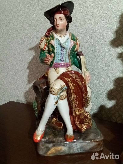 Фарфоровые статуэтки 19 век