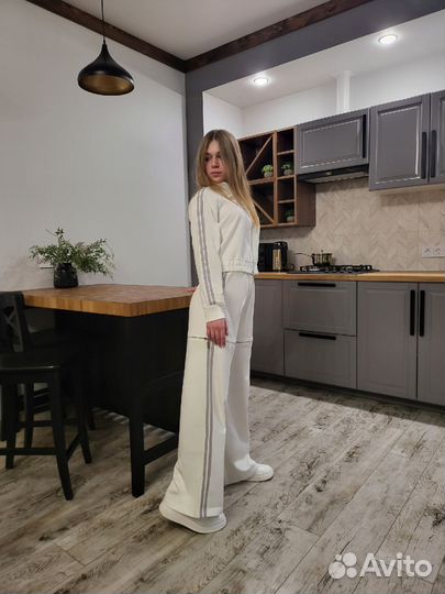 Женский спортивный костюм трансформер