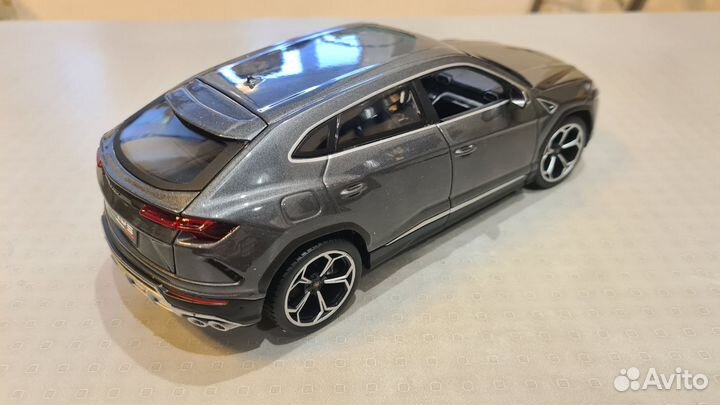 Коллекционная модель 1/18