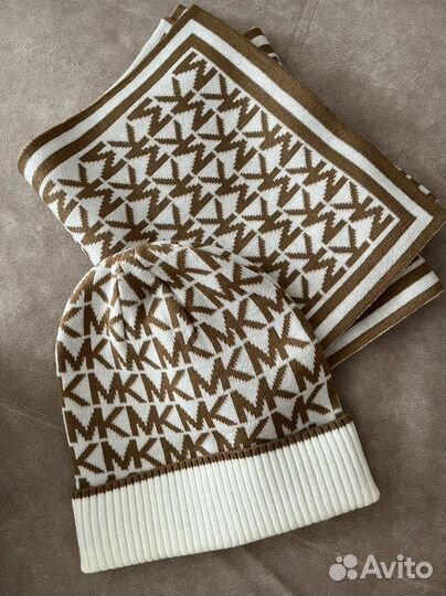 Комплект шапка и шарф женские