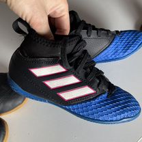 Футбольные бутсы adidas