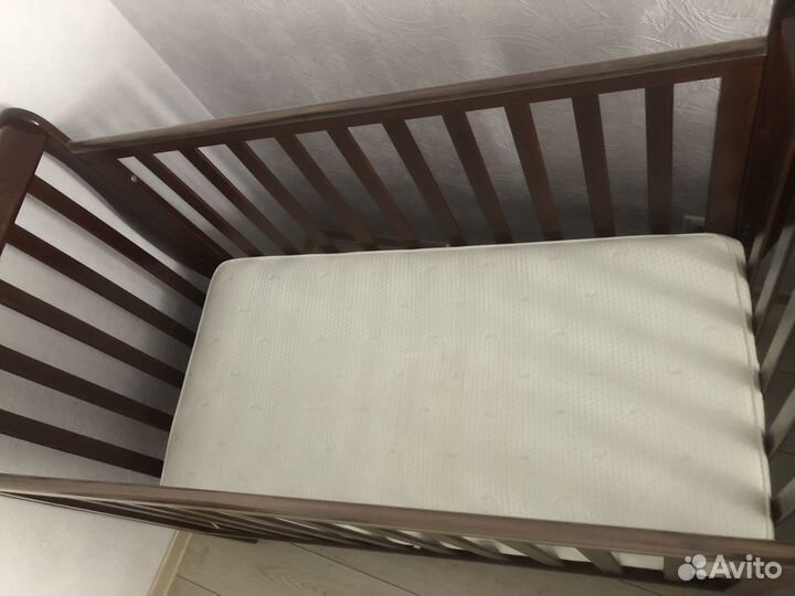 Детская кроватка с продольным маятником Лель