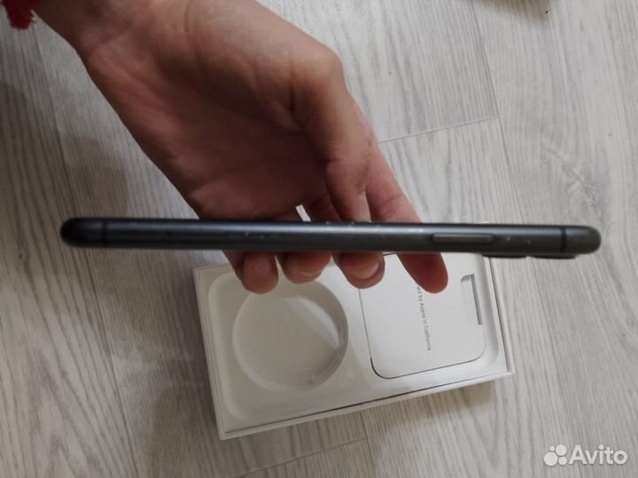 iPhone 11, 64 ГБ