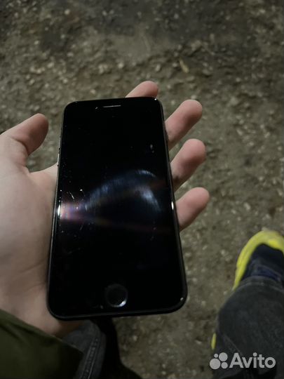 iPhone SE (2020), 128 ГБ