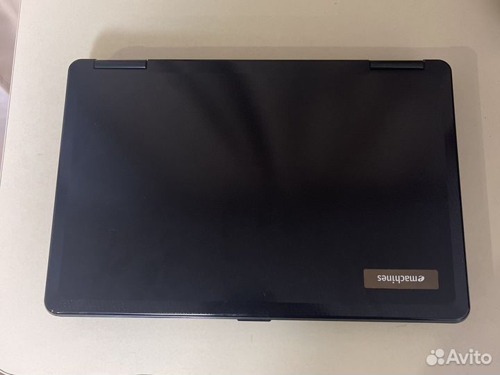Ноутбук emachines e525