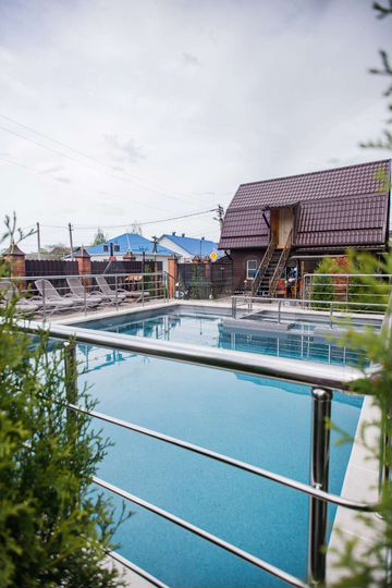 Коттедж 1000 м² на участке 14 сот.