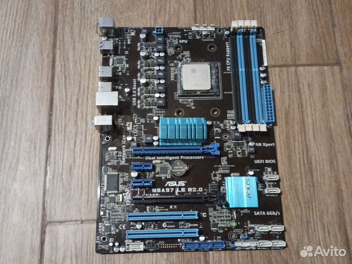 Материнская плата с процессором