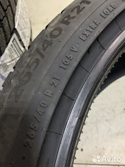Continental ContiWinterContact TS 860S 265/40 R21 и 295/35 R21