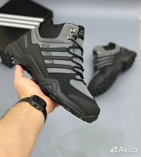 Кроссовки adidas