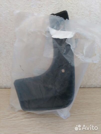 Брызговик задний левый Hyundai Solaris