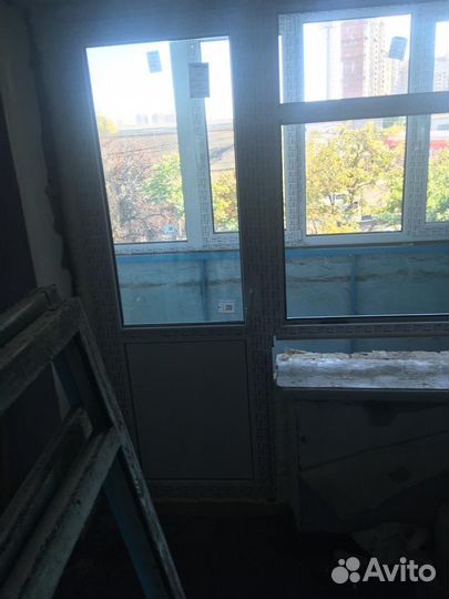 Дверь и окно