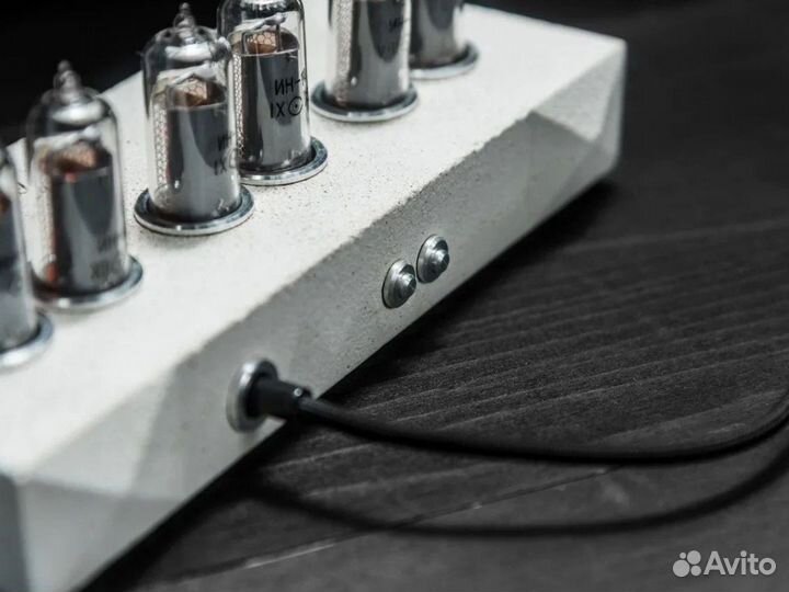 Ламповые часы Сатурн-Б цветные белые