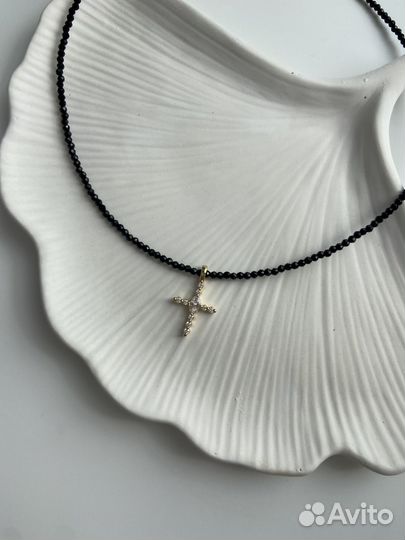 Колье чокер из натуральных камней с подвеской