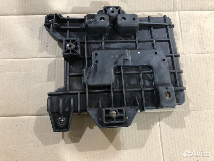 Площадка под акб Хендай Solaris, Kia Rio 3