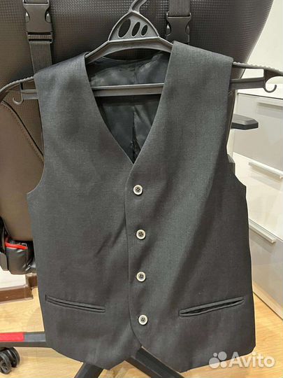 Жилетка для мальчика школьная