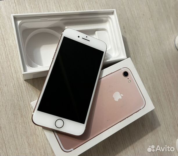 Телефон iPhone 7