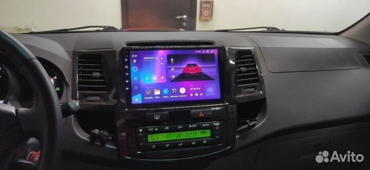 Магнитола Toyota Hilux Teyes X1 2/32 DSP